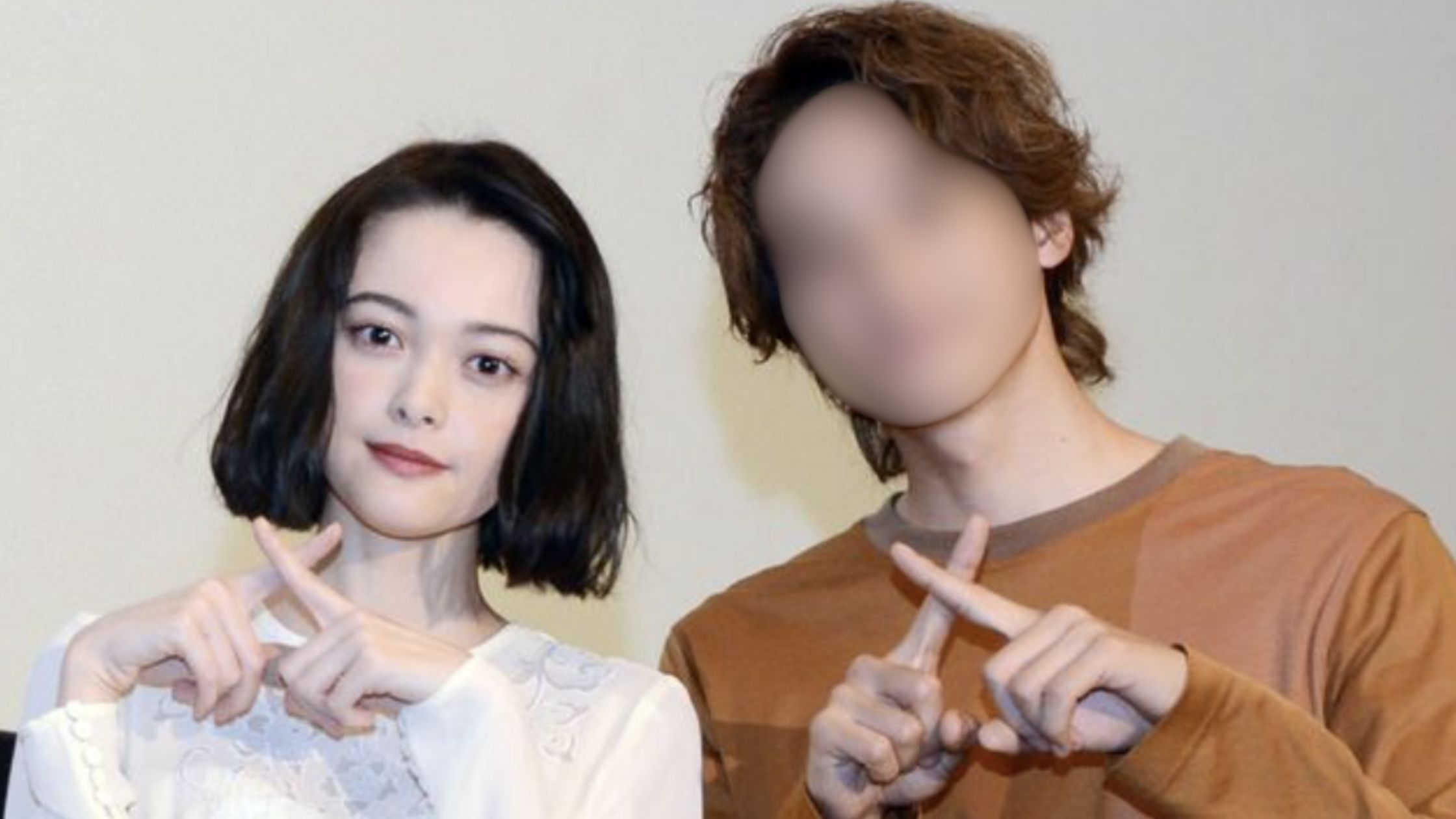 玉城ティナと夫のツーショット画像