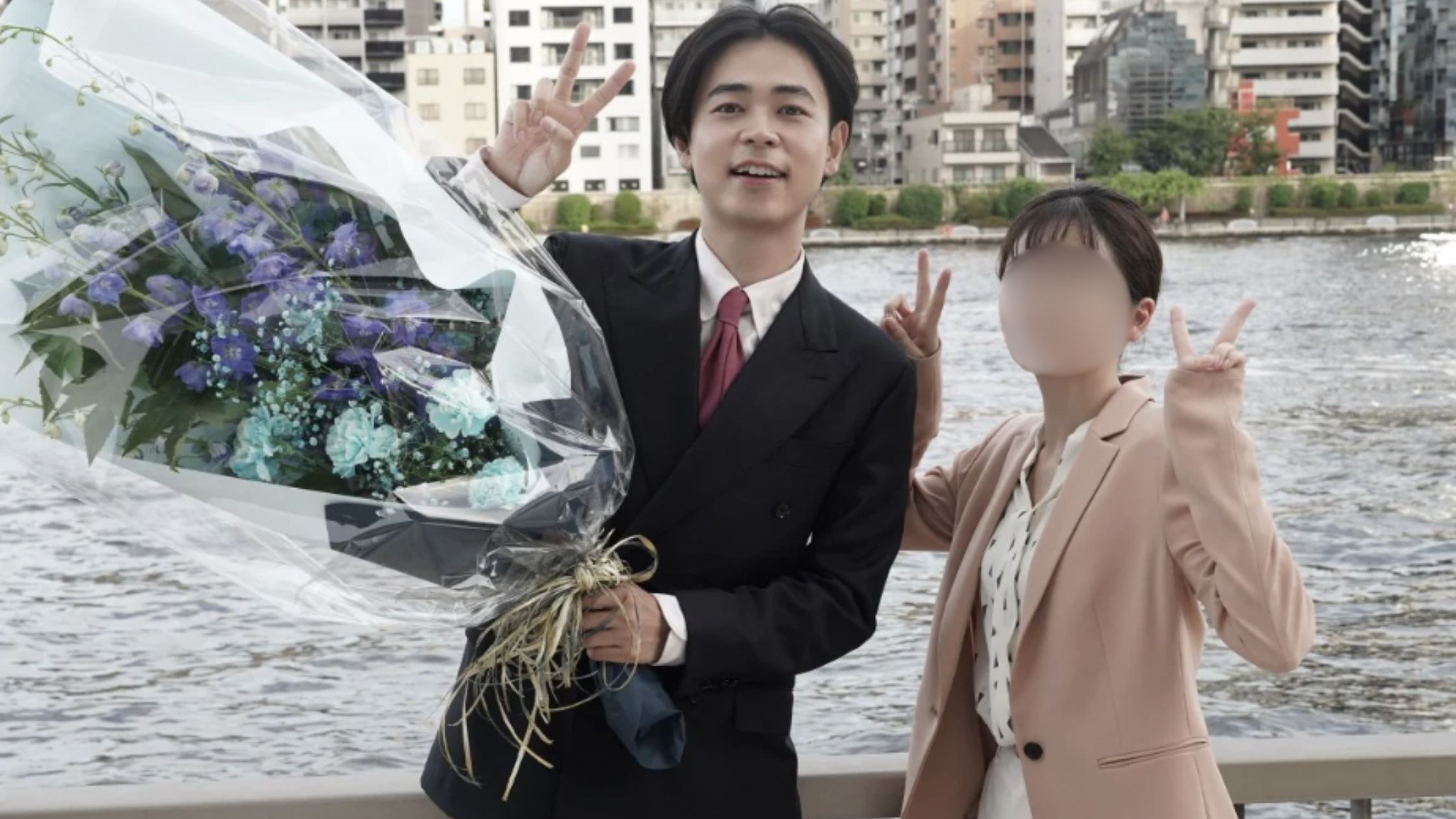 成田凌と20代の一般女性彼女のツーショット画像